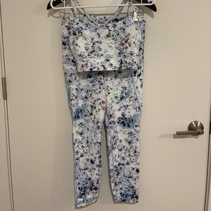 Size Small GAP activewear set (sports bra and leggings) new without tag